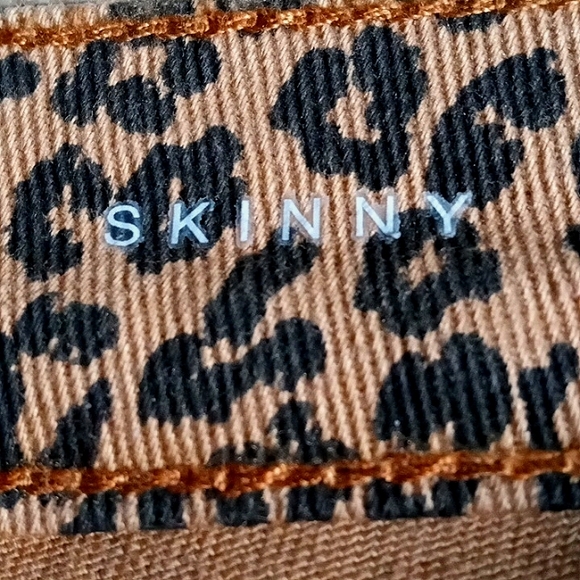 Leopard Print Size 8 Skinny Jeggings New Directions - Picture 4 of 7